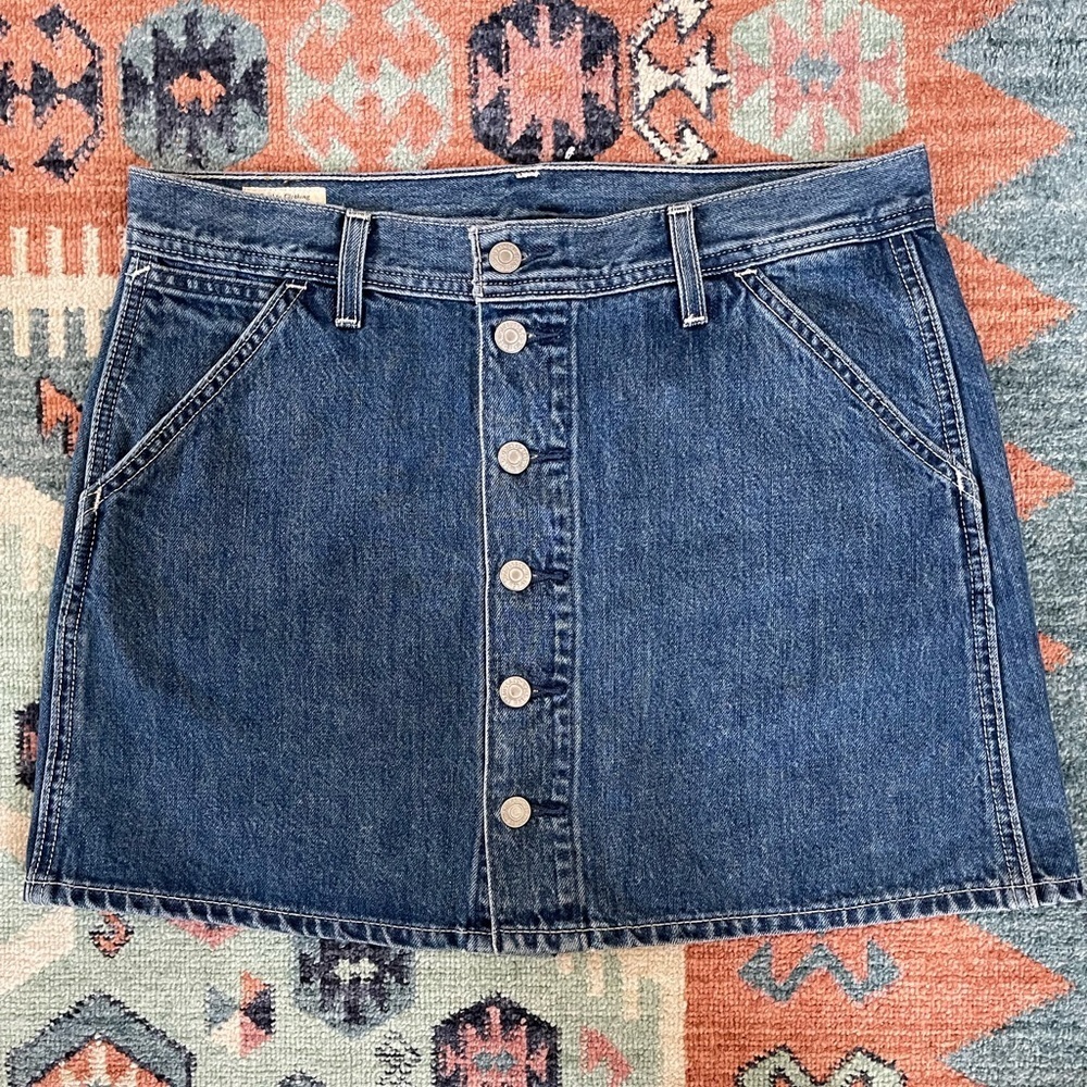 Levi’s women’s denim skirt•••buttons detail, A-Line-size 31••• - Picture 11 of 15